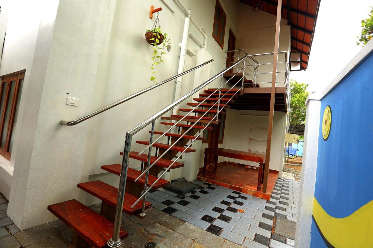 Kira Palace Residency Hotel Ernakulam Bagian luar foto